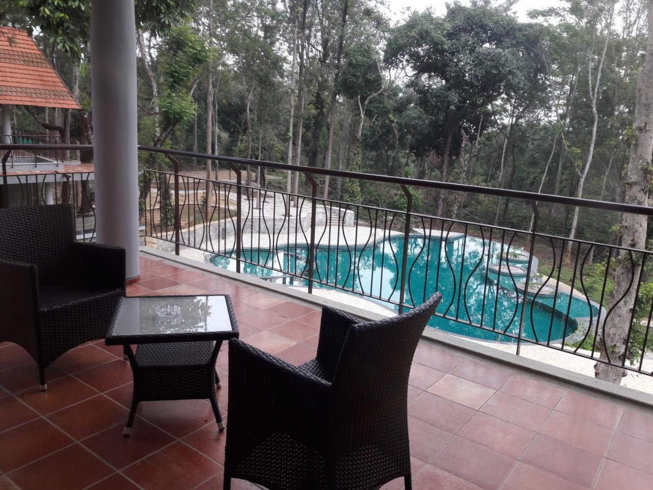 The Birchwood Retreat, Madikeri Hotel Bagian luar foto